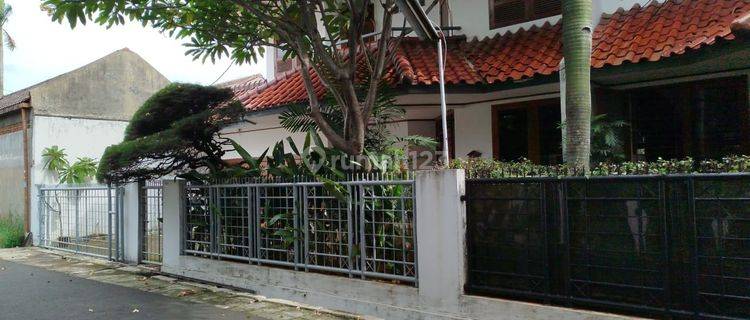 Disewakan Rumah Di Jalan Kesehatan Bintaro Jakarta Selatan 1