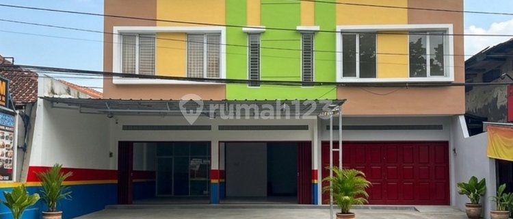 Strategic 3-Storey Shop House on Ah Nasution, Ujungberung, East Bandung 1