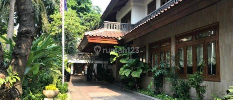 Rumah 3 Lantai Furnished di Patra Kuningan, Jakarta Selatan 1