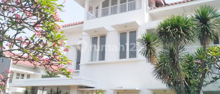 Rent House Modern Style in Cipete Jakarta Selatan 1