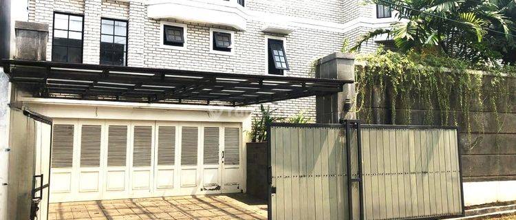 Rumah Furnished di Kebayoran Lama, Jakarta Selatan 1