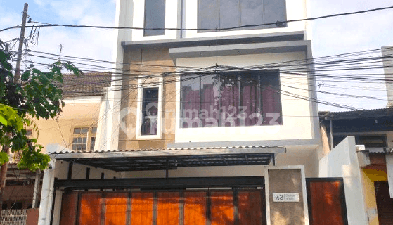 Rumah Tanjung Duren. 3 Lantai. 8x19. Jalan Lebar 3 Mobil. Siap Huni 1