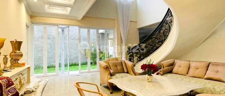 Modern Classic House. Cilandak. 2 Floors. 16x20. Car Access. Semi-Furnished. Near Mosque. 1