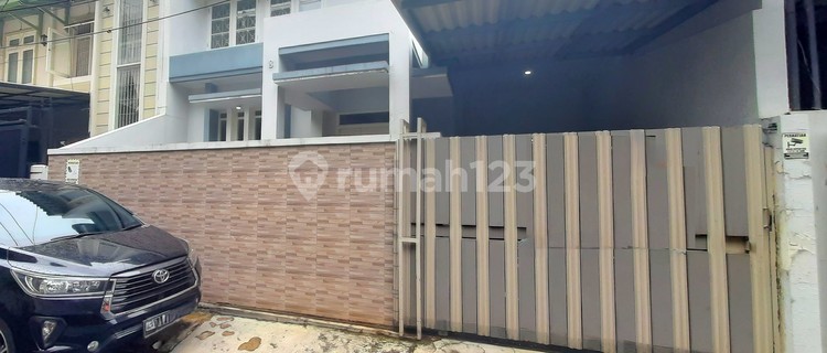 Tomang Rental House. 2.5 Floors. 9x15. 2-Car Road. Ready to Occupancy. 1