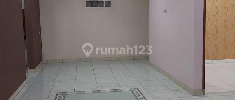 For Quick Sale: Trade Department Complex House, Ciledug 1