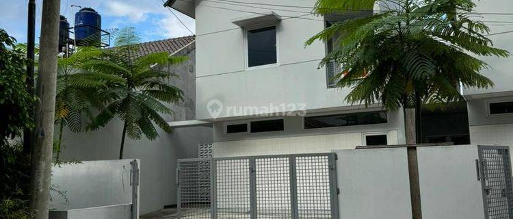 Rumah Baru Di Komplek Puri Cisaranten Bandung 1