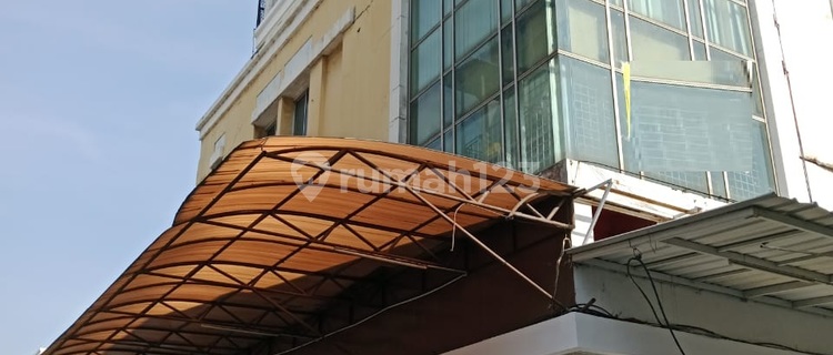 FRANS CEN-For rent, a shop house in Cempaka Mas. Rarely available, size 5x16 / 5 floors. 1