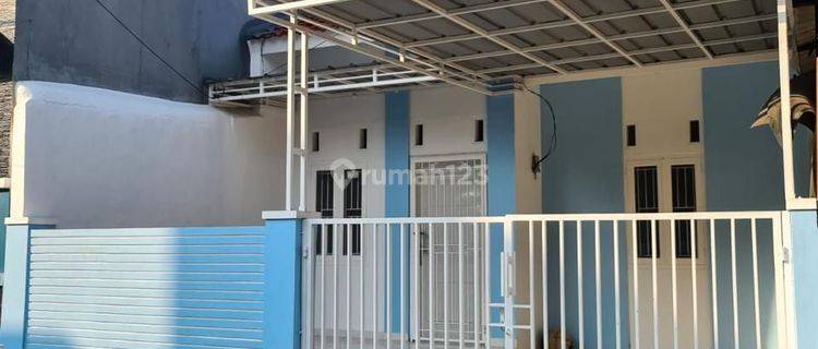 Harga Miring... Rumah Minimalis Biru Lt:90m2 One Gate System Di Taman Harapan Baru  1