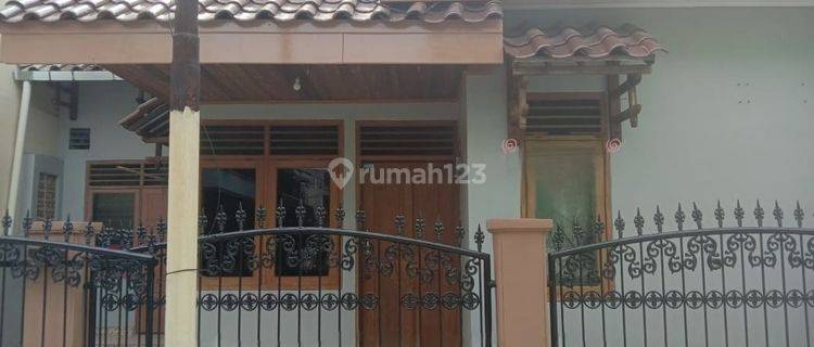 Rumah 3 Kamar Siap Huni di Pejuang Kondisi Rapi 73174 Mar 1