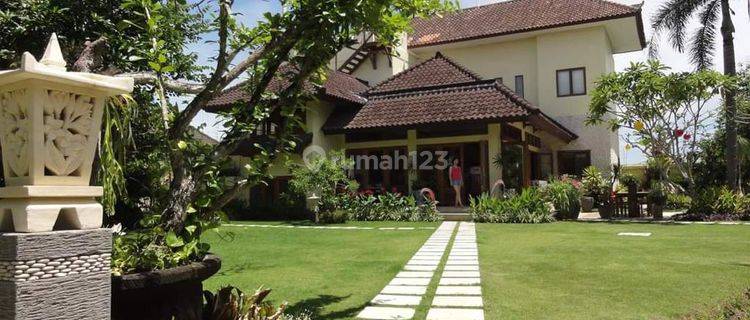 Traditional Balllinesse Villa With Rice Field View Furnished SHM - Sertifikat Hak Milik 1