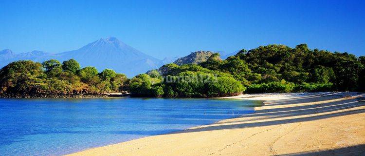 70 Are Beach Front Land Freehold in West Sumbawa 1