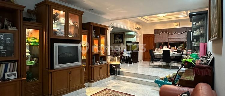 Ready-to-Occupy Hook House in Pulomas, Jakarta 1