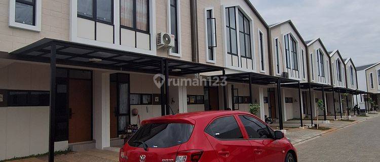 Rumah 2 Lantai Dp 0 Dan Free Canopy Di Pusat Kota Jababeka 1