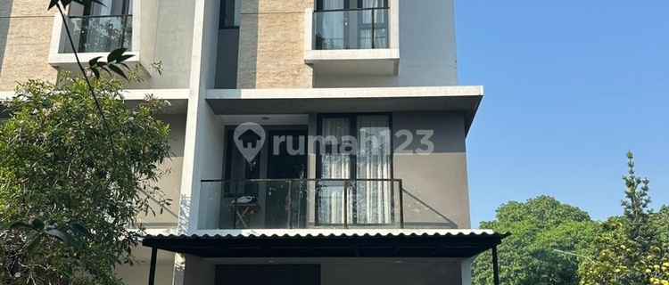 Rumah Bagus 3 Lantai di Cluster Provence Suit Bsd 1