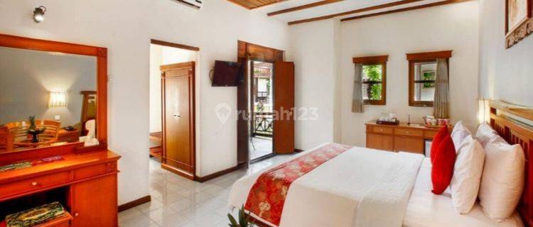 Hotel in Lovina Singaraja Direct Private Access to the Beach 1