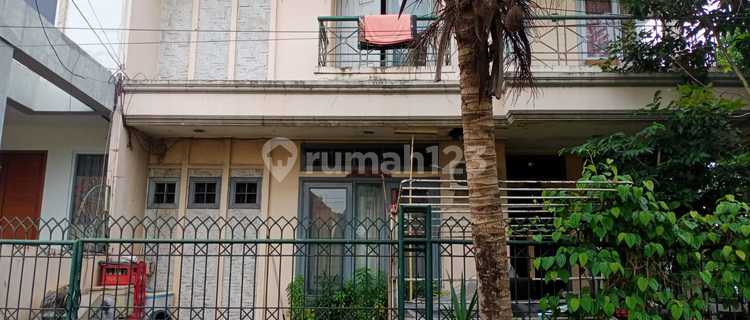 Large luxury house in Bougenvile Loka - Graha Raya Bintaro 1