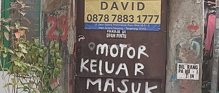 Rumah di Tengah Kota Jakarta Cocok untuk kos2an 1