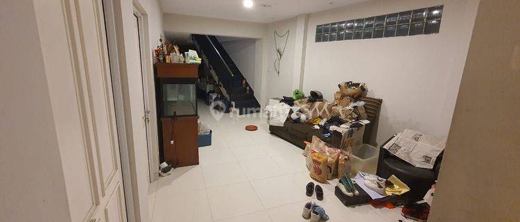 Rumah rapi siap huni di Belakang Apartemen Slipi Jakbar 1