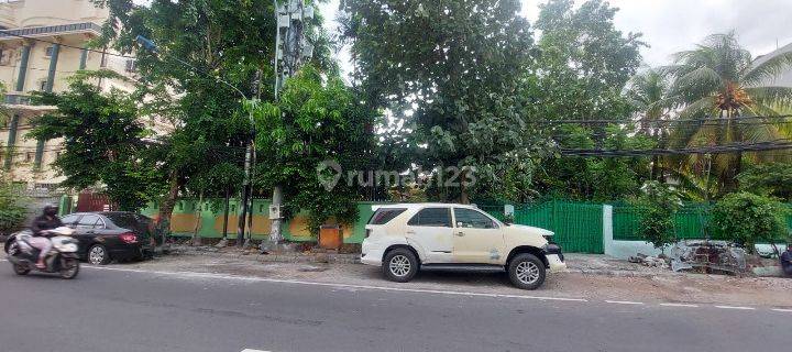 Rumah Mangga Besar 1