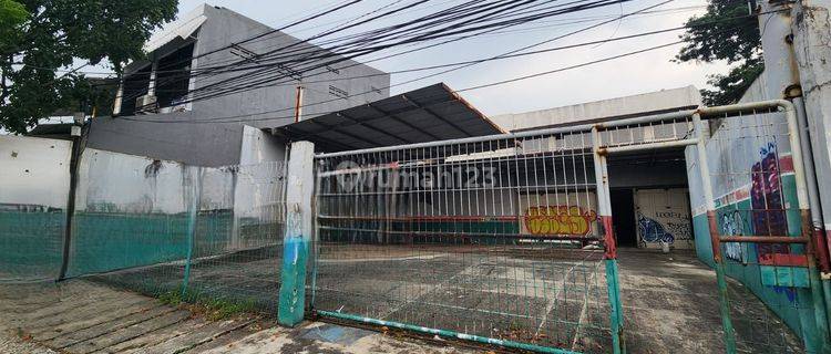 Dijual Cepat Bangunan Ex Bengkel 2 Lantai di Pinggir Jln Raya Serpong. Byn 1