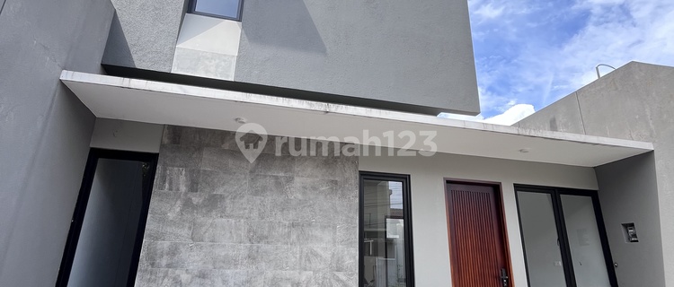 New Minimalist Industrialist Wing Bkr House, Buah Batu, Student Fighter Strategic Center of Bandung City 1