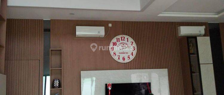 Rumah Mewah Dengan Swimming Pool, Lapangan Badminton, Lift Semi Furnished Rapi Siap Huni Di Alam Sutera - Dekat Mall, Passr Delapan , Sekolah Dan Universitas Ternama (37) 1