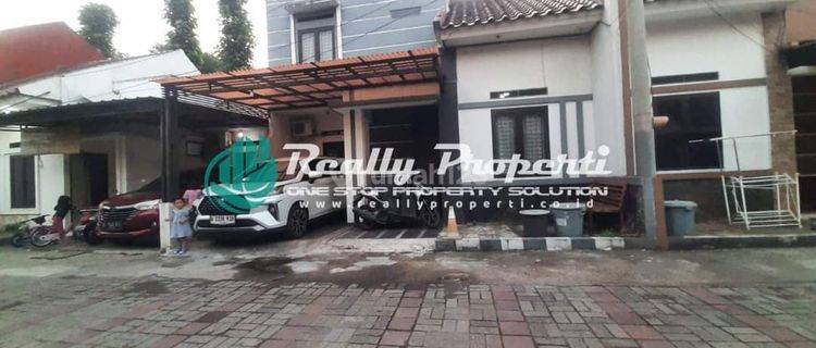 Di Jual Rumah 2 Lantai Cantik & Nyaman Lokasi Sangat Strategis Di Dlm Claster Deket Kantor Pos Jatimakmur Pondok Gede .  1