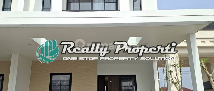 For Sale America Classic and Modern One Stop Living House. 1