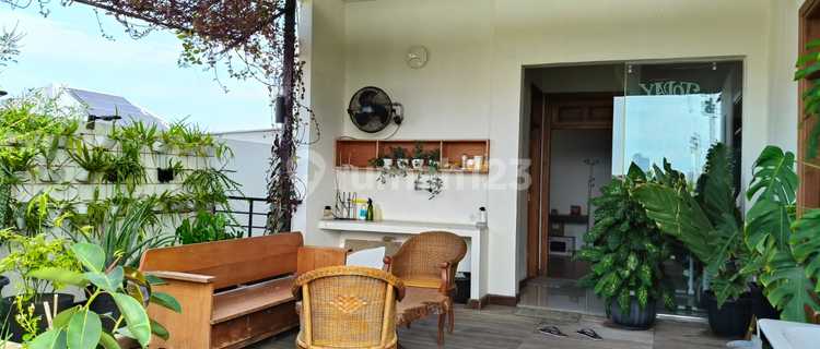 Beautiful Modern Minimalist Design House with Rooftop Area in Pulomas, East Jakarta 1