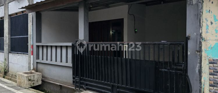 Dijual Cepat Rumah di Pondok Timur, Mustika Jaya 1