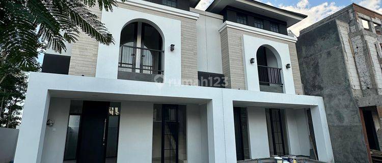 Rumah 2 Lantai Di De Villa Kedungmundu Tembalang Kota Semarang  1