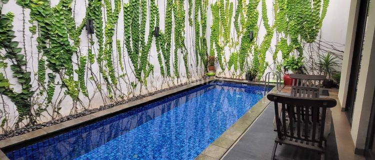 Rumah Modern 2 Lantai Dengan Private Pool di Lebak Bulus 1