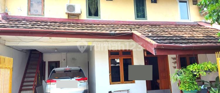 Rumah Tinggal 2 Lantai Beserta Kost2an 8 Pintu Di Radio Dalam 1