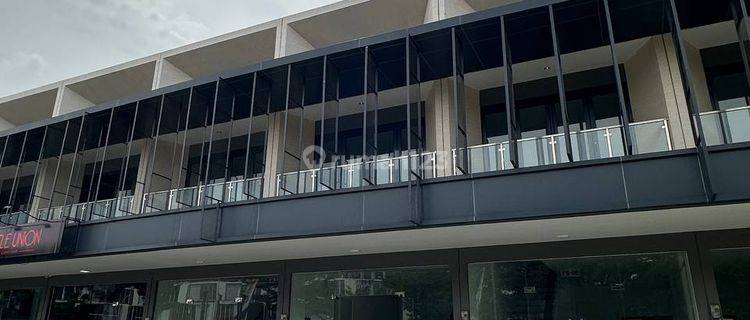 Ruko 2 lantai rapih dekat ke bandara soeta 1