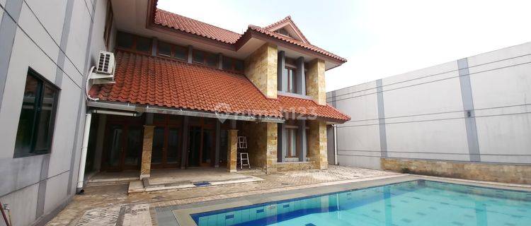 Two storeys cozy house in quiet, safety area close to Hang Lekir and Senayan City 1