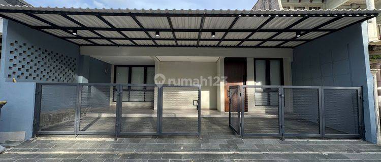 Rumah siap huni bisa digunakan untuk Office, lokasi strategis di Bintaro 1