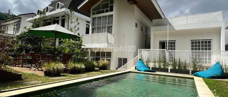 Rumah Mewah di Dago Resort Rose Garden Dengan Kolam Renang 1