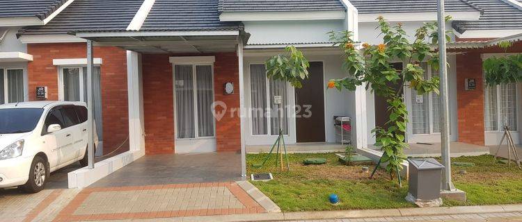  Rumah di Cluster U House bintaro jaya depan kampus upj 1