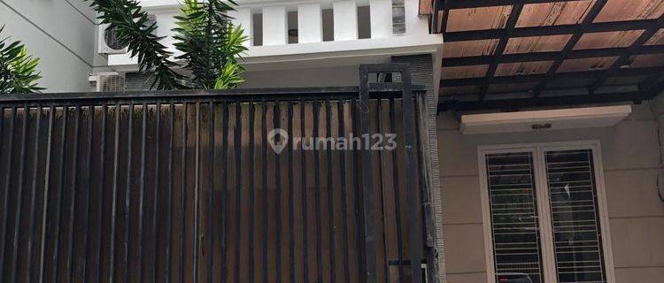 Rumah sewa siap huni di Kebayoran Lama  , Jakarta Selatan  1