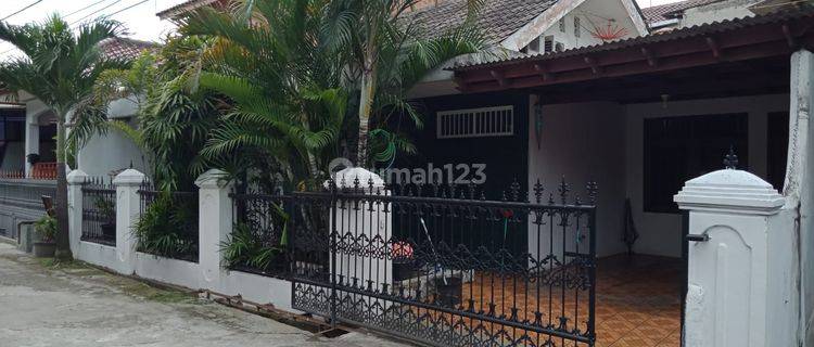 Rumah di Komplek Graha Permai Ciputat Tangerang Selatan  1