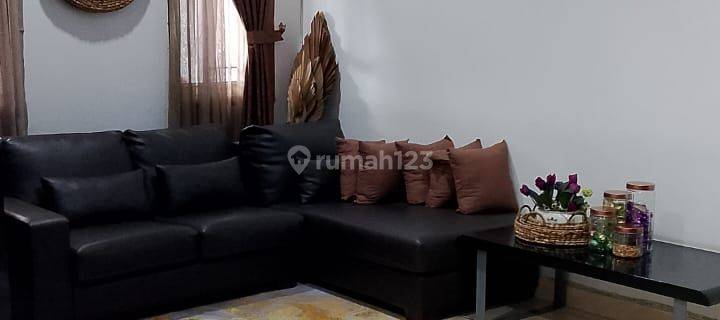 Rumah 3 Lantai Bagus Furnished SHM di Cluster Albasia , Tangerang 1