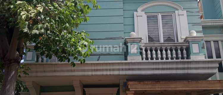 Nice 3-Story Semi-Furnished Rental House on Jl. Cadwel, Tangerang 1