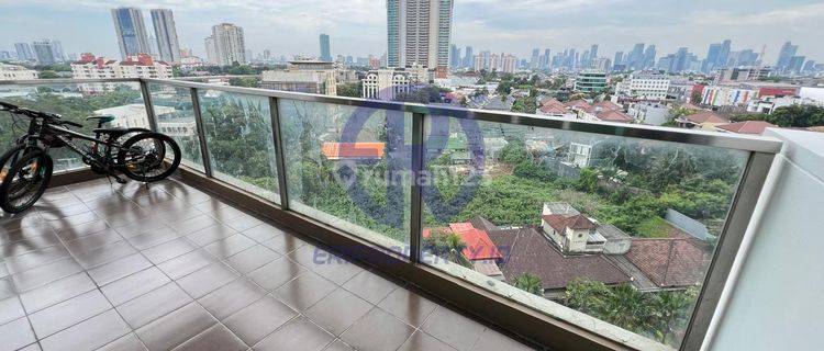 3 BR Semi Furnished Private Lift Recently Renovated Ritz Kemvil 1