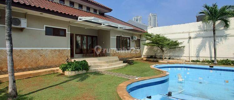 Bright One Level House With Large Garden In Kemang s Compound. 1