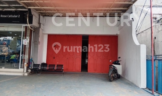 3 Story Shop House on the Side of Tuparev Road, Cirebon 1