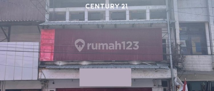 Strategic Shophouse on Siliwangi Street, Purwawinangun, Kuningan 1