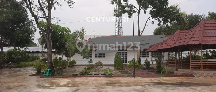 Strategic Commercial Building in the Center of Cirebon City 1