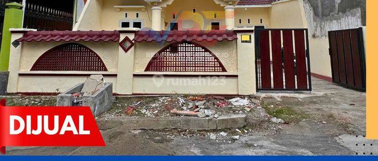 RUMAH DI BLOK DEPAN PERUM TAMAN GADING JEMBER  1