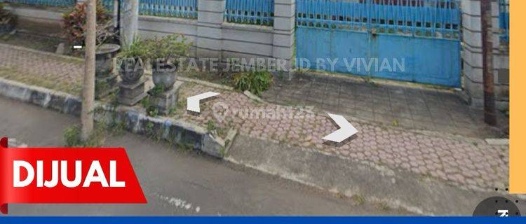 Rumah Luas Di Pusat Kota Bondowoso 1