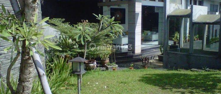 Rumah 2 lantai, lux, swimming pool, di Setra Duta  1